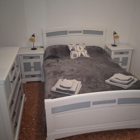 Edificio Gijon Newly Renovated Two-Bedroom Apartment بينايدورم المظهر الخارجي الصورة