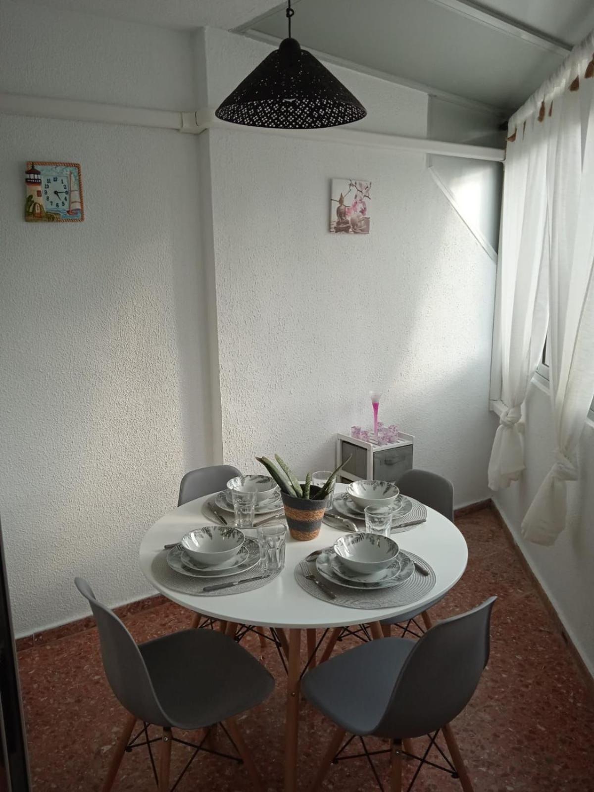 Edificio Gijon Newly Renovated Two-Bedroom Apartment بينايدورم المظهر الخارجي الصورة